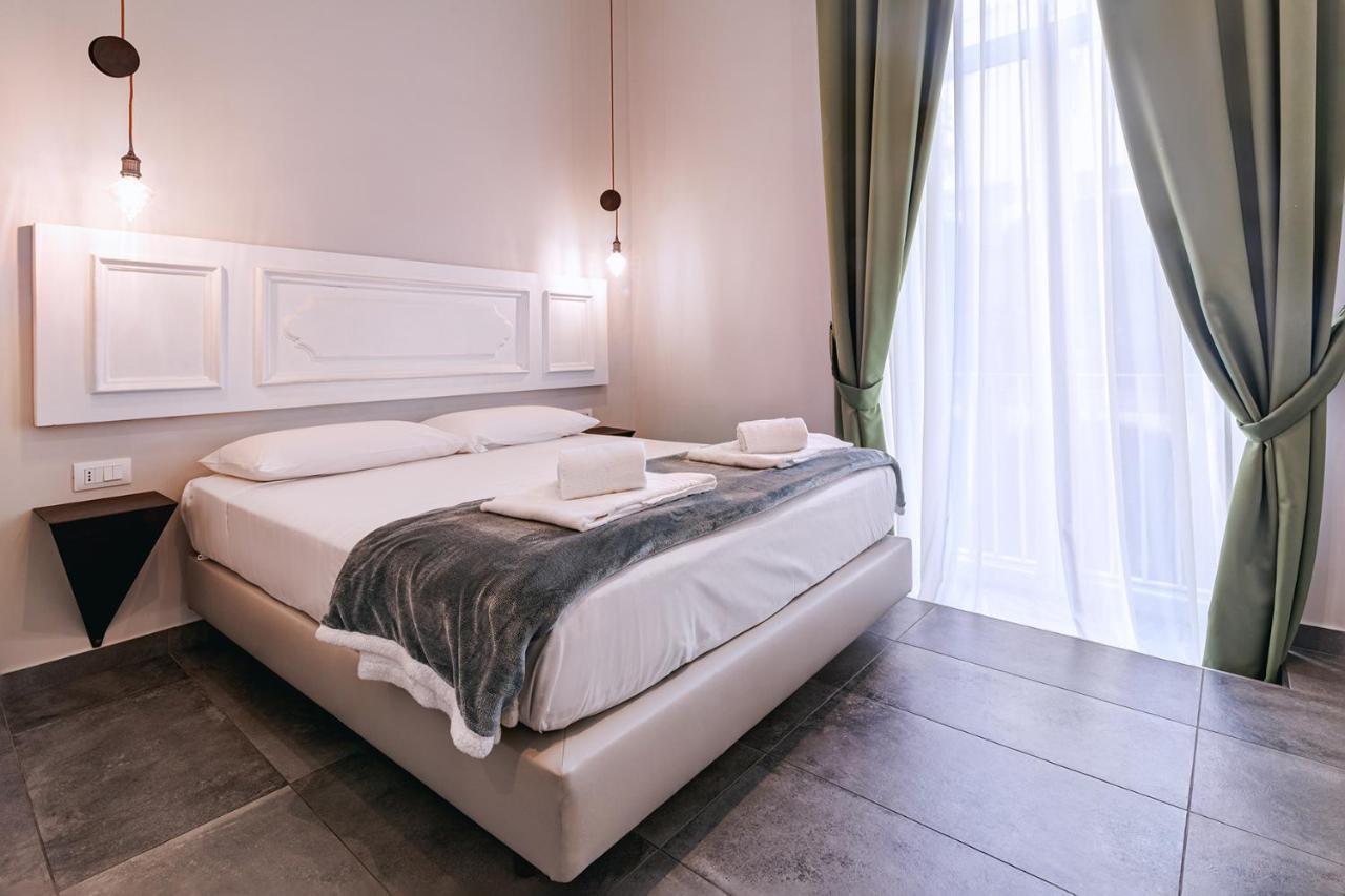 La Smorfia Hotel Наполи Екстериор снимка