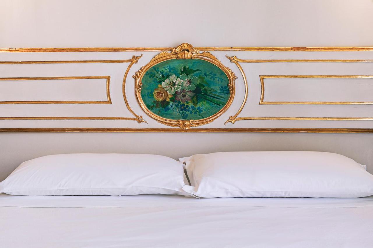 La Smorfia Hotel Наполи Екстериор снимка